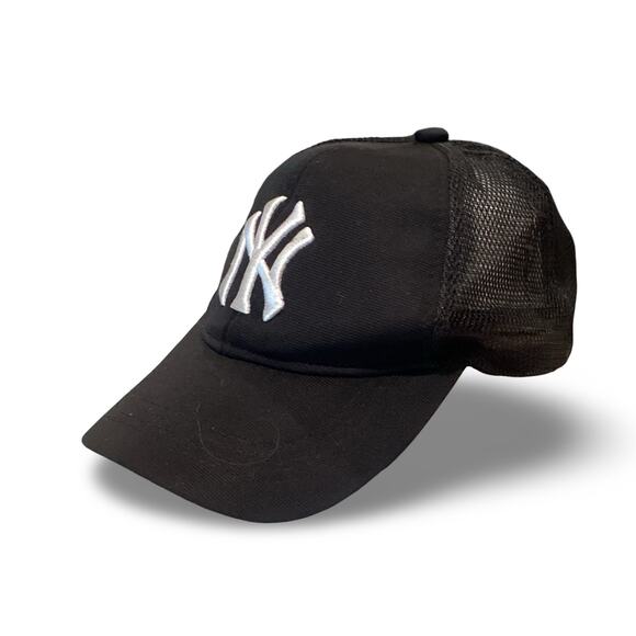 New York Yankees Baseball Cap - Picture 2 of 6